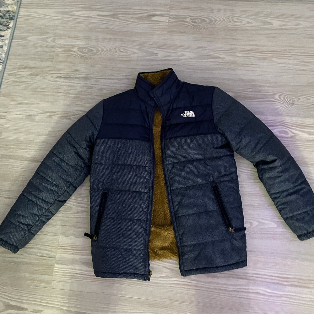 Boys North Face jacket in size M/L